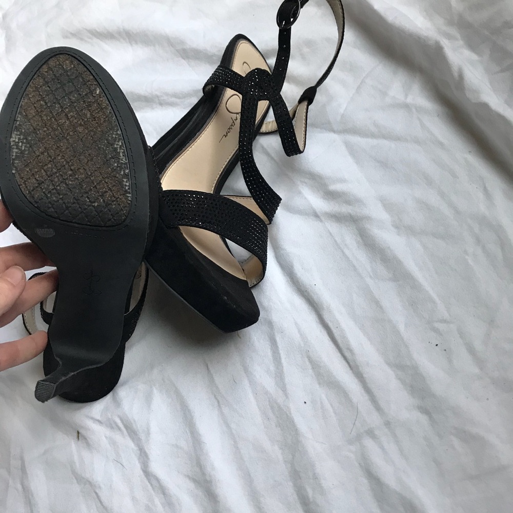Jessica Simpson black heals!